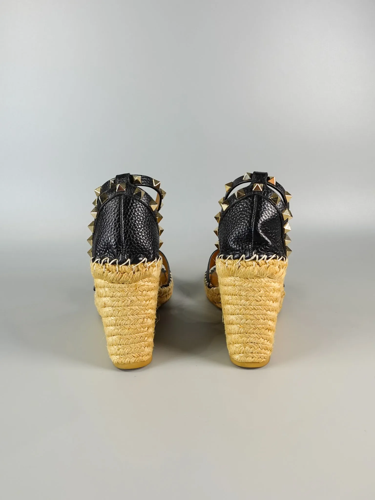 Rockstud Ankle Strap Espadrille Wedge in Black Grainy Calfskin Size 40 (26cm)