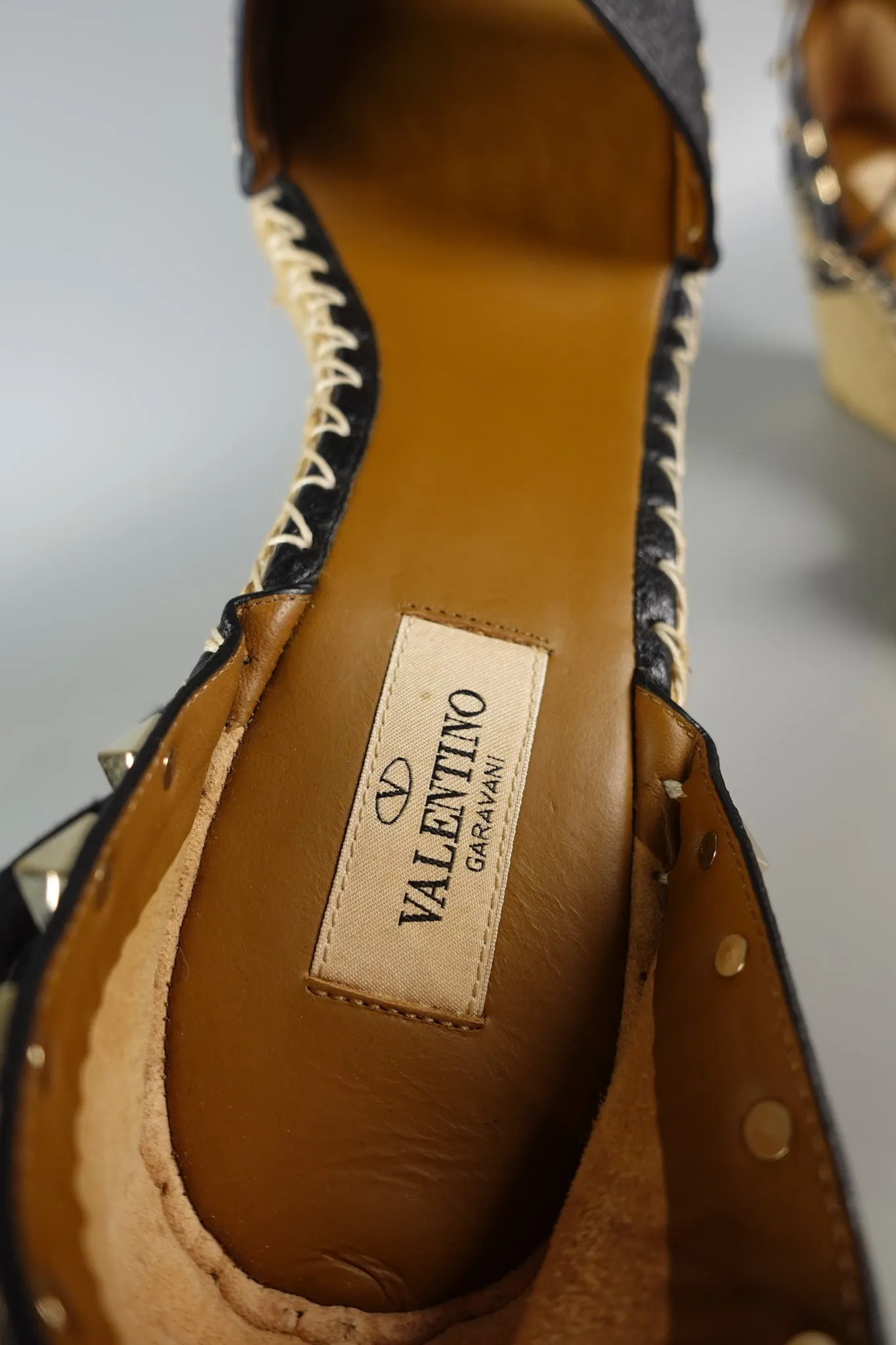 Rockstud Ankle Strap Espadrille Wedge in Black Grainy Calfskin Size 40 (26cm)