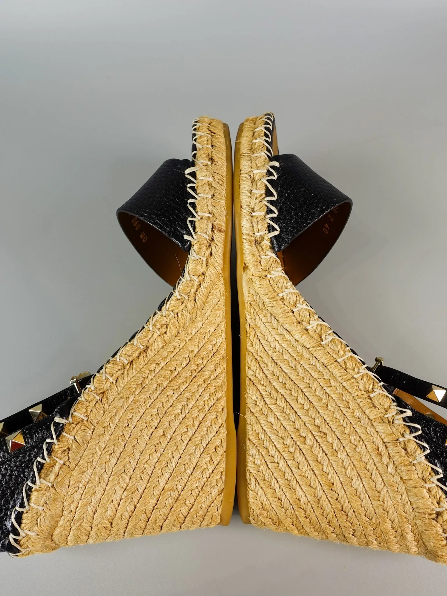 Rockstud Ankle Strap Espadrille Wedge in Black Grainy Calfskin Size 40 (26cm)