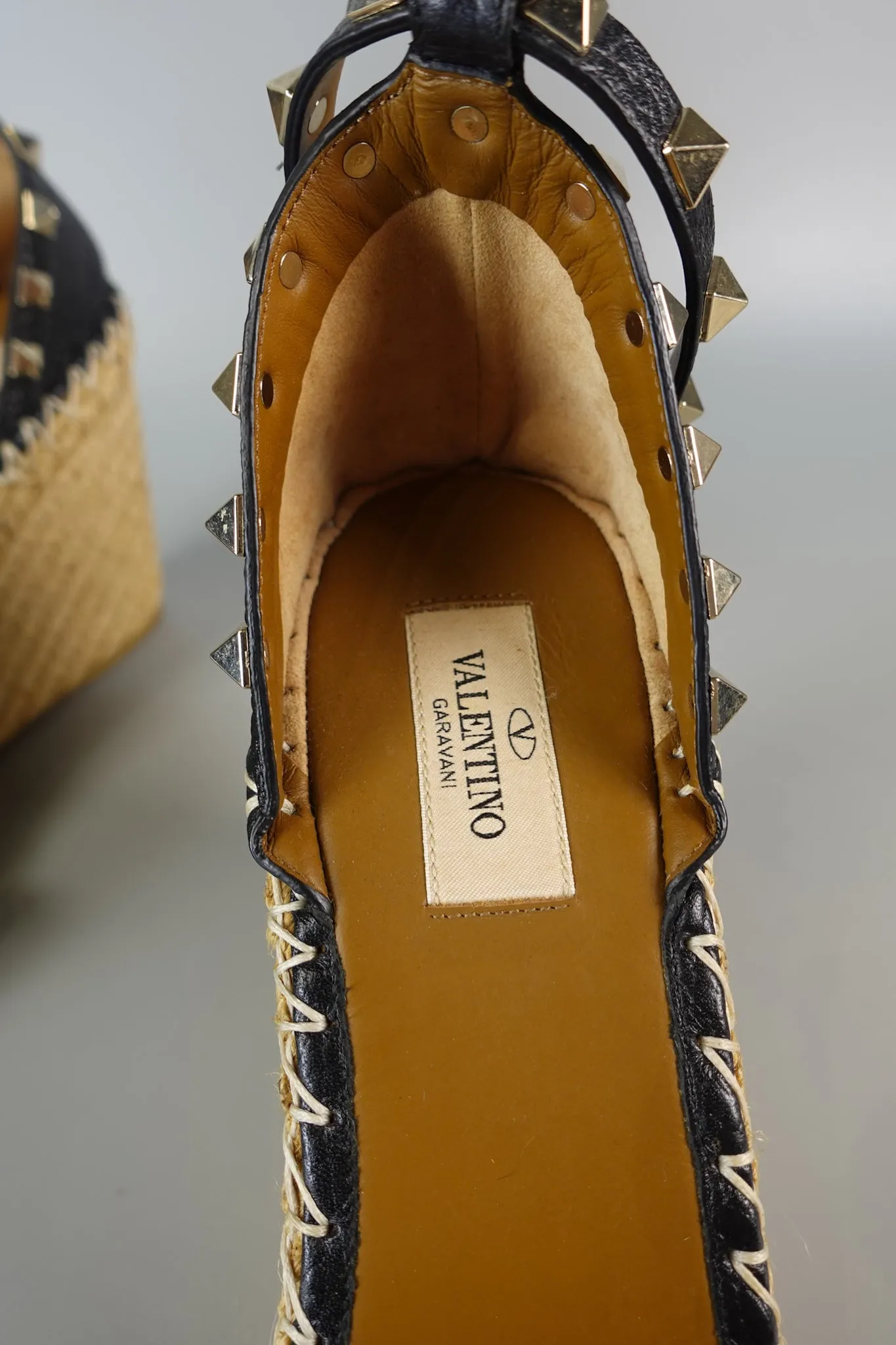 Rockstud Ankle Strap Espadrille Wedge in Black Grainy Calfskin Size 40 (26cm)