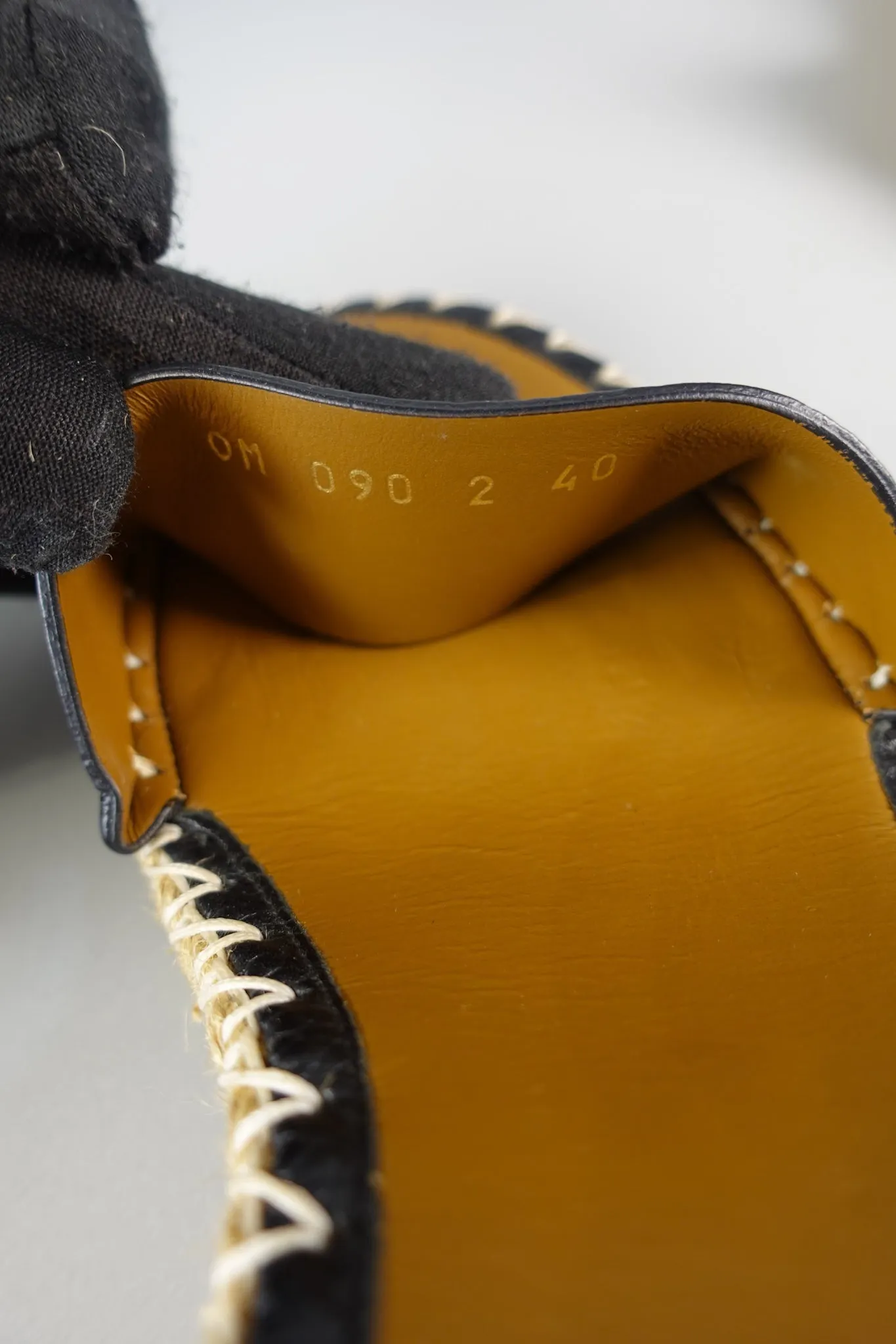 Rockstud Ankle Strap Espadrille Wedge in Black Grainy Calfskin Size 40 (26cm)
