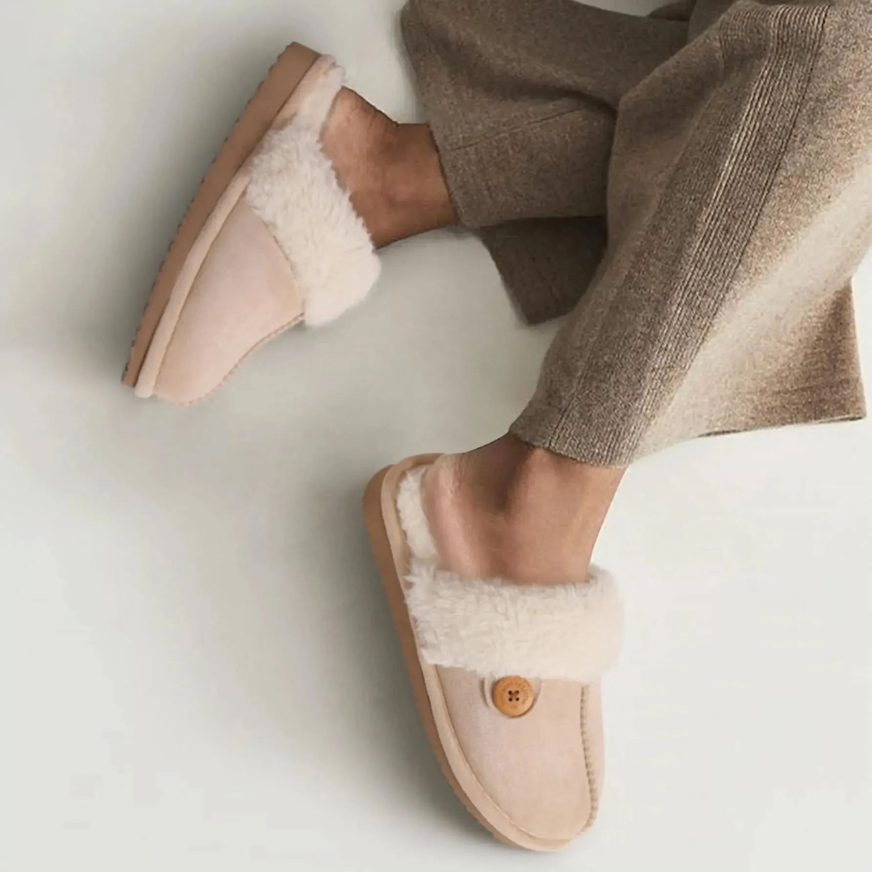 Shevalues Fuzzy House Slippers Women Winter Furry Slides Soft Fluffy Collar Lining Slippers Indoor Warm Bedroom Plush Slippers
