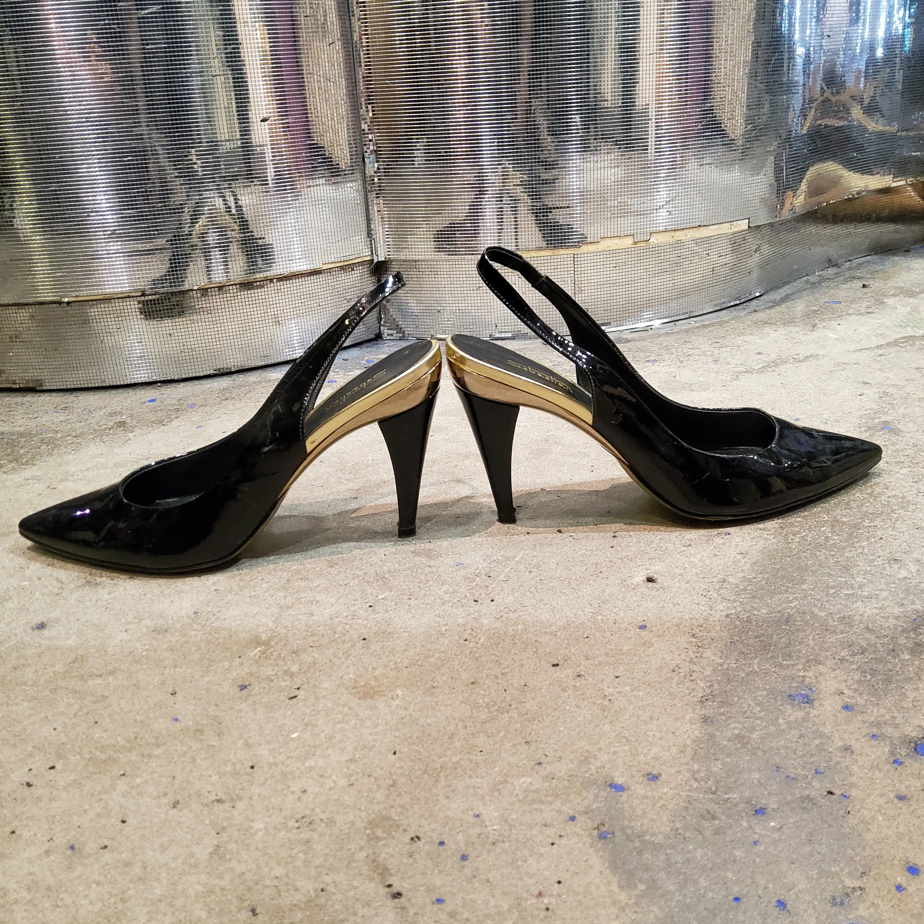 Slingback pumps