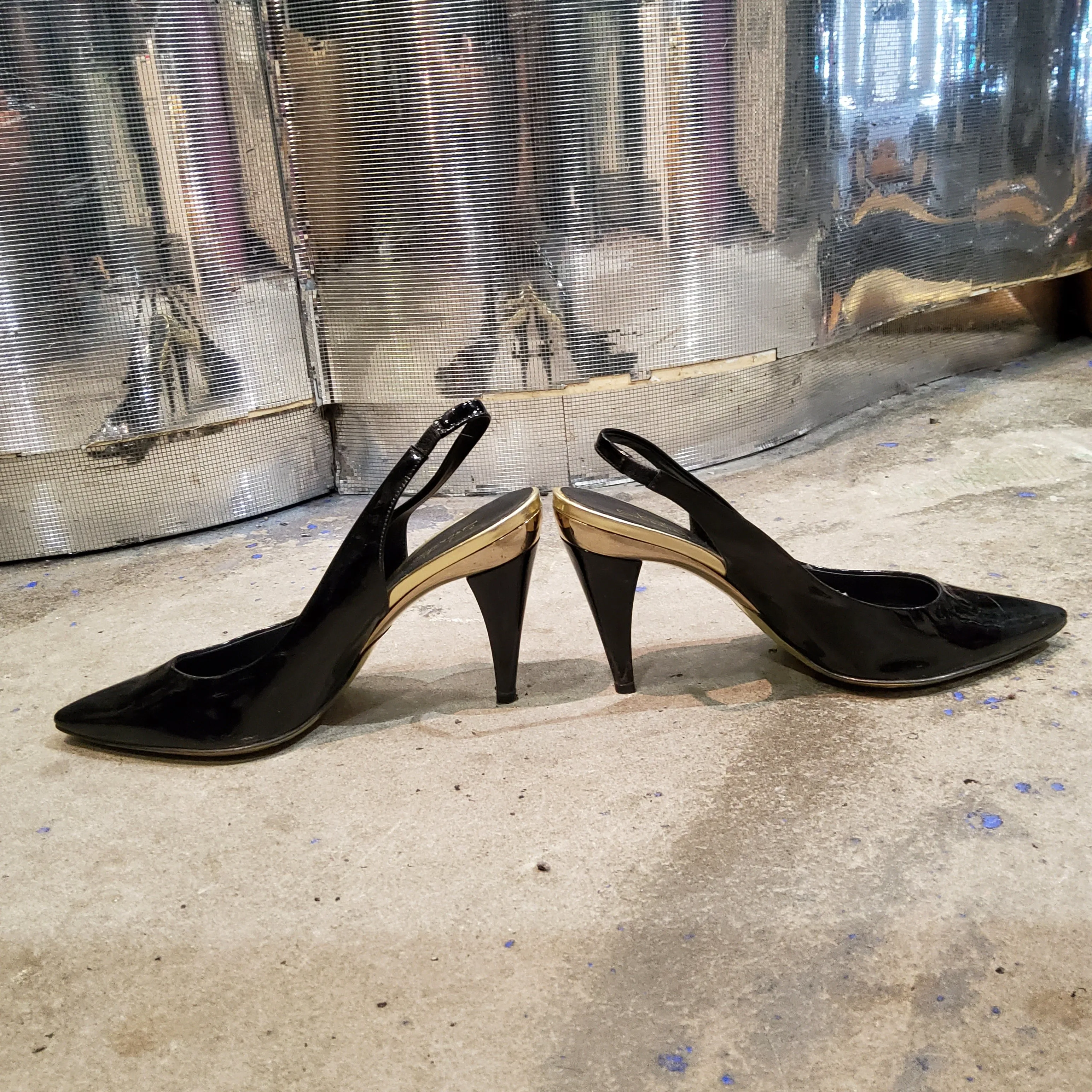 Slingback pumps