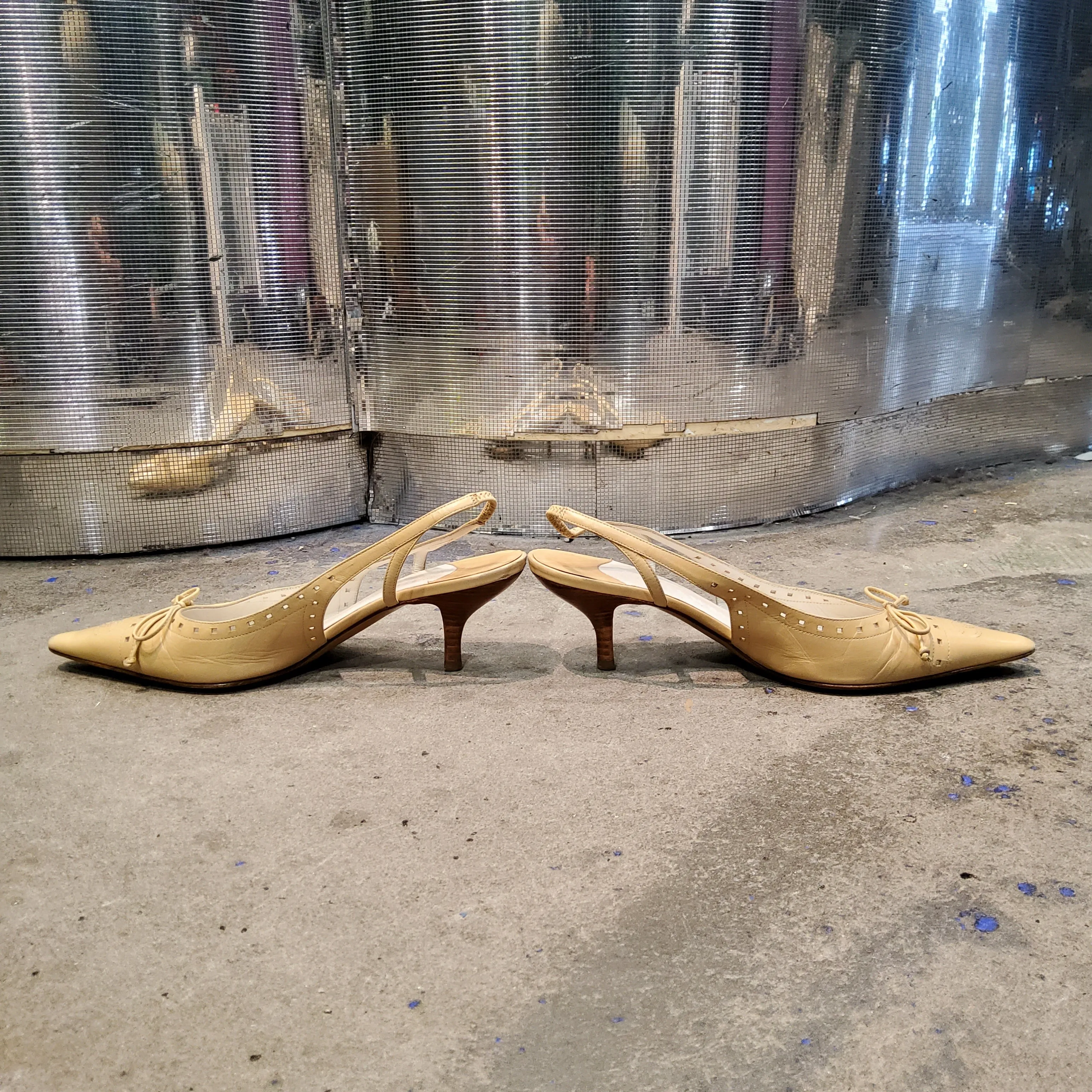 Slingback pumps