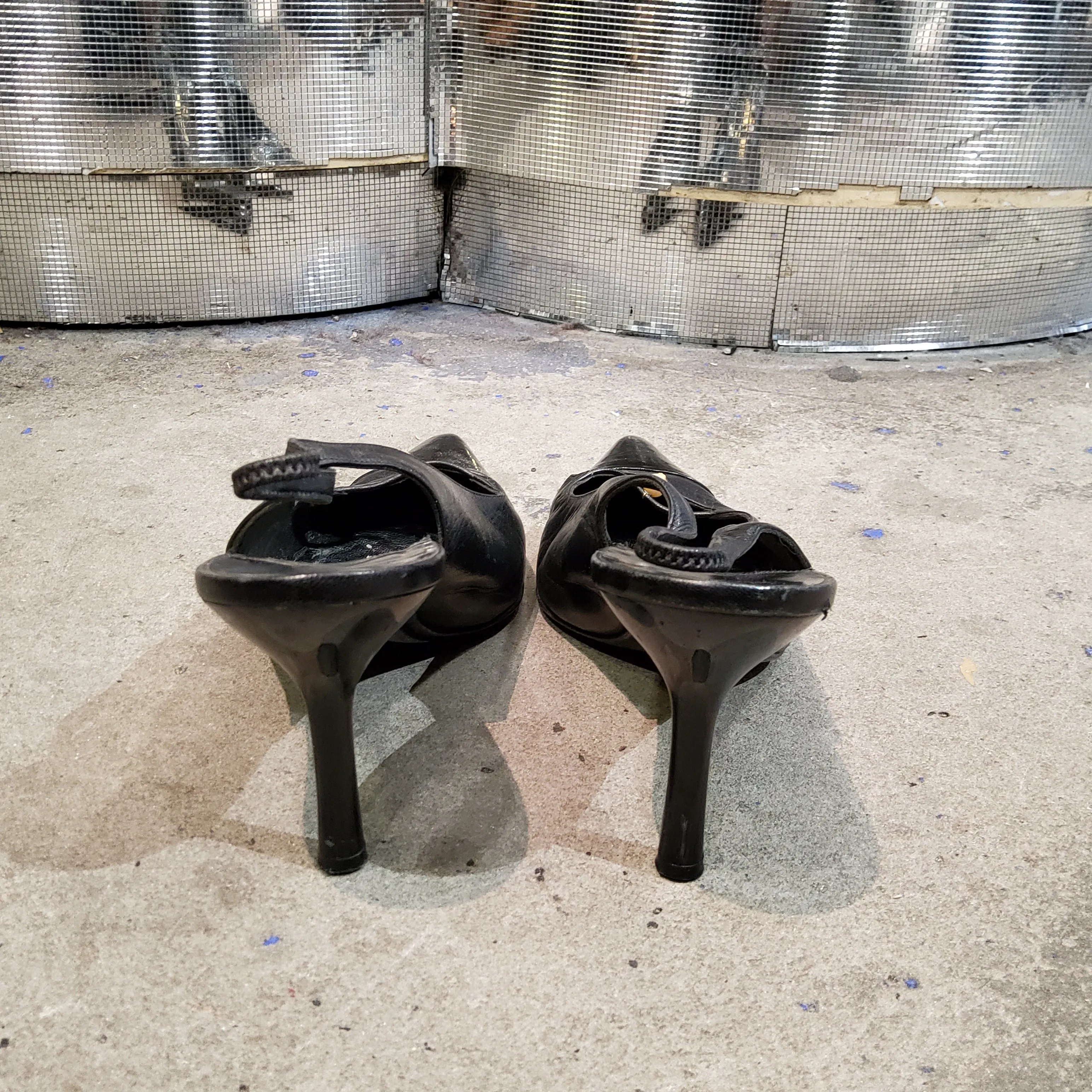 Slingback pumps