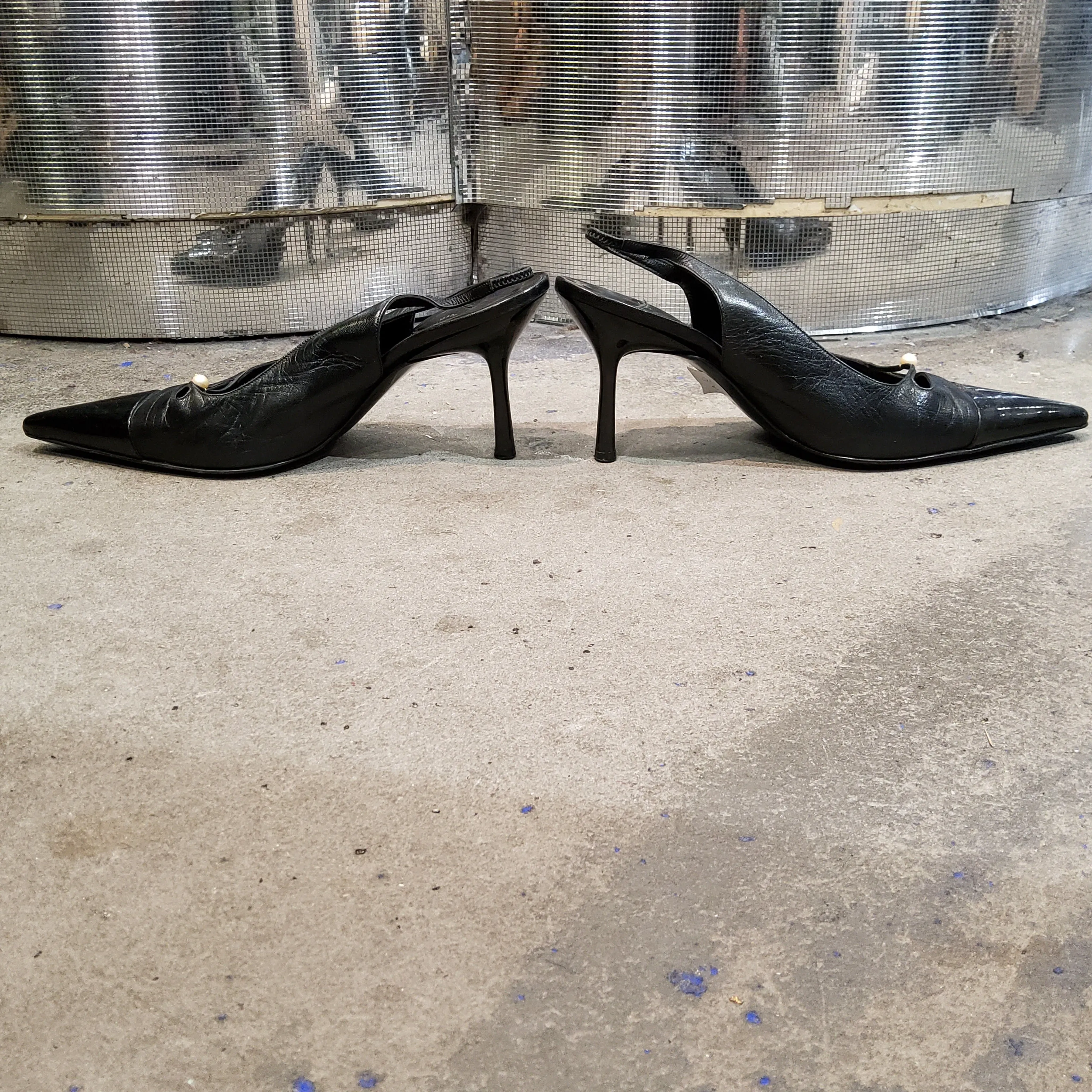 Slingback pumps