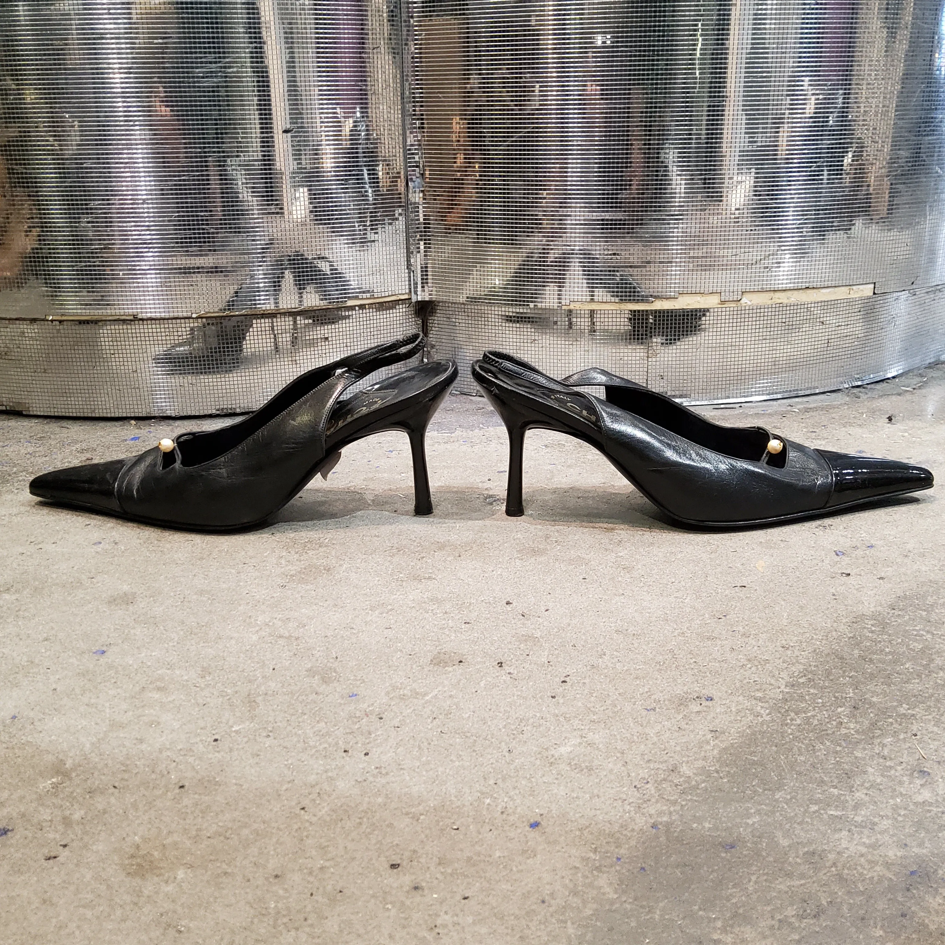 Slingback pumps