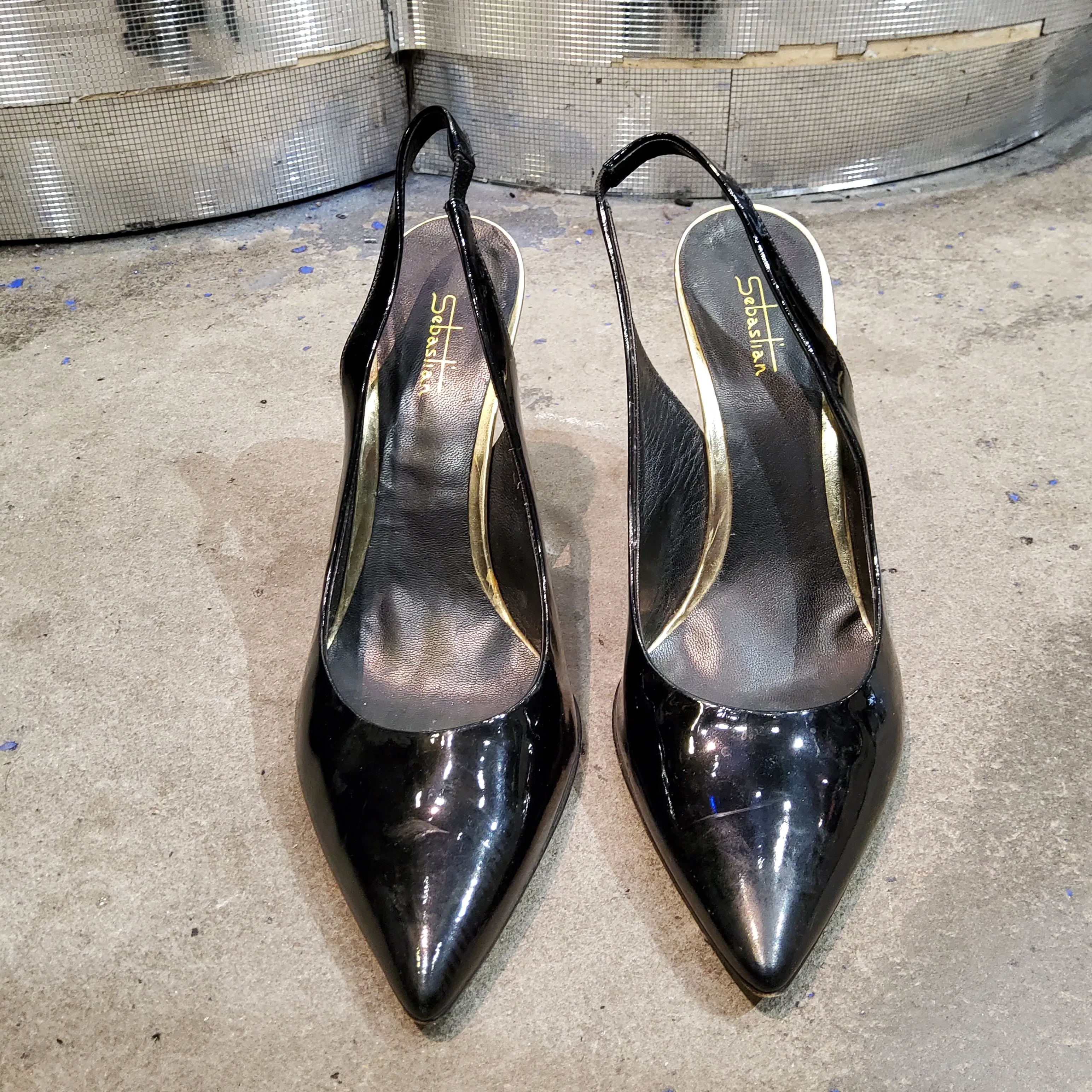 Slingback pumps