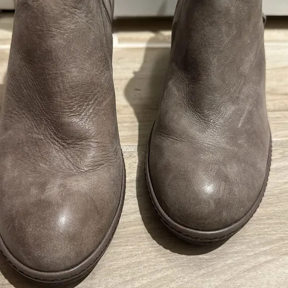 Sofft Carminda Brown Leather‎ Wedge Ankle Booties 9.5M- Great condition-