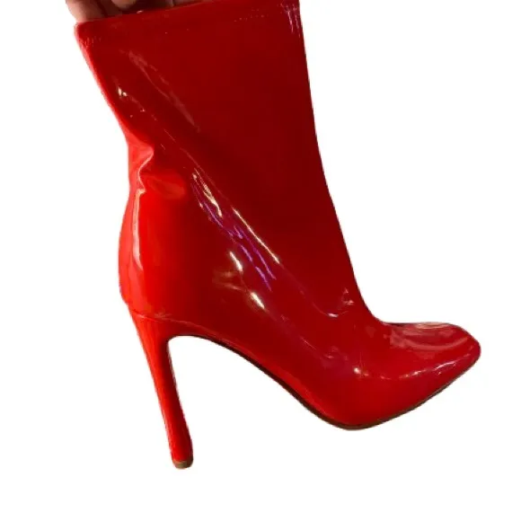 Steve Madden, size 7.5, true red, beautiful 4&quot; heel, half calf bootie!