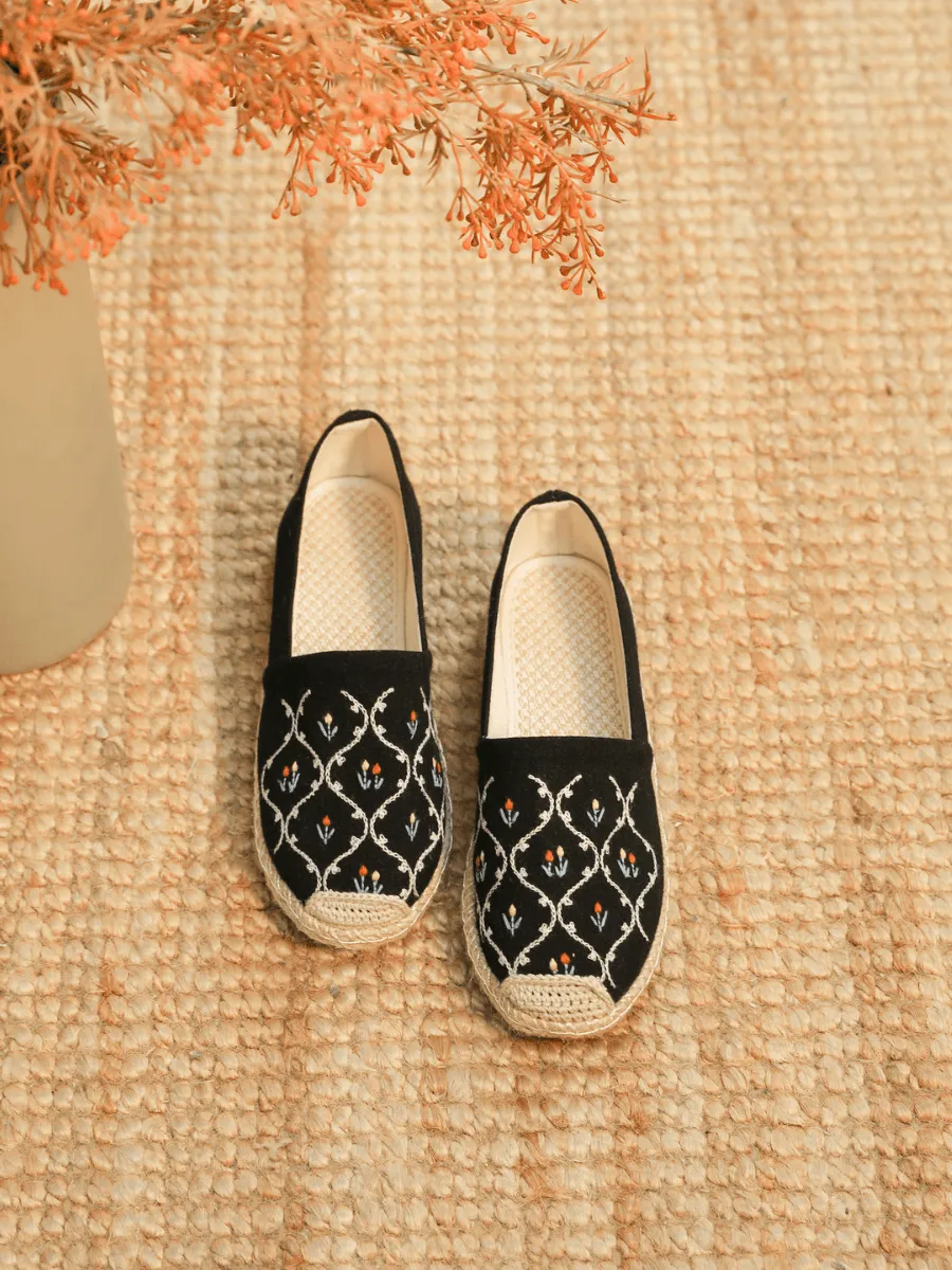Twin Flower Embroidered Linen Espadrilles - Black