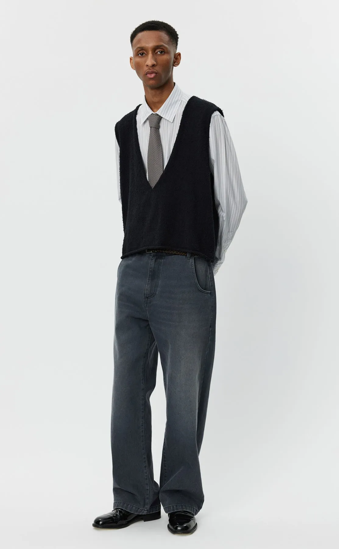 V-Neck Vest - Black Snug