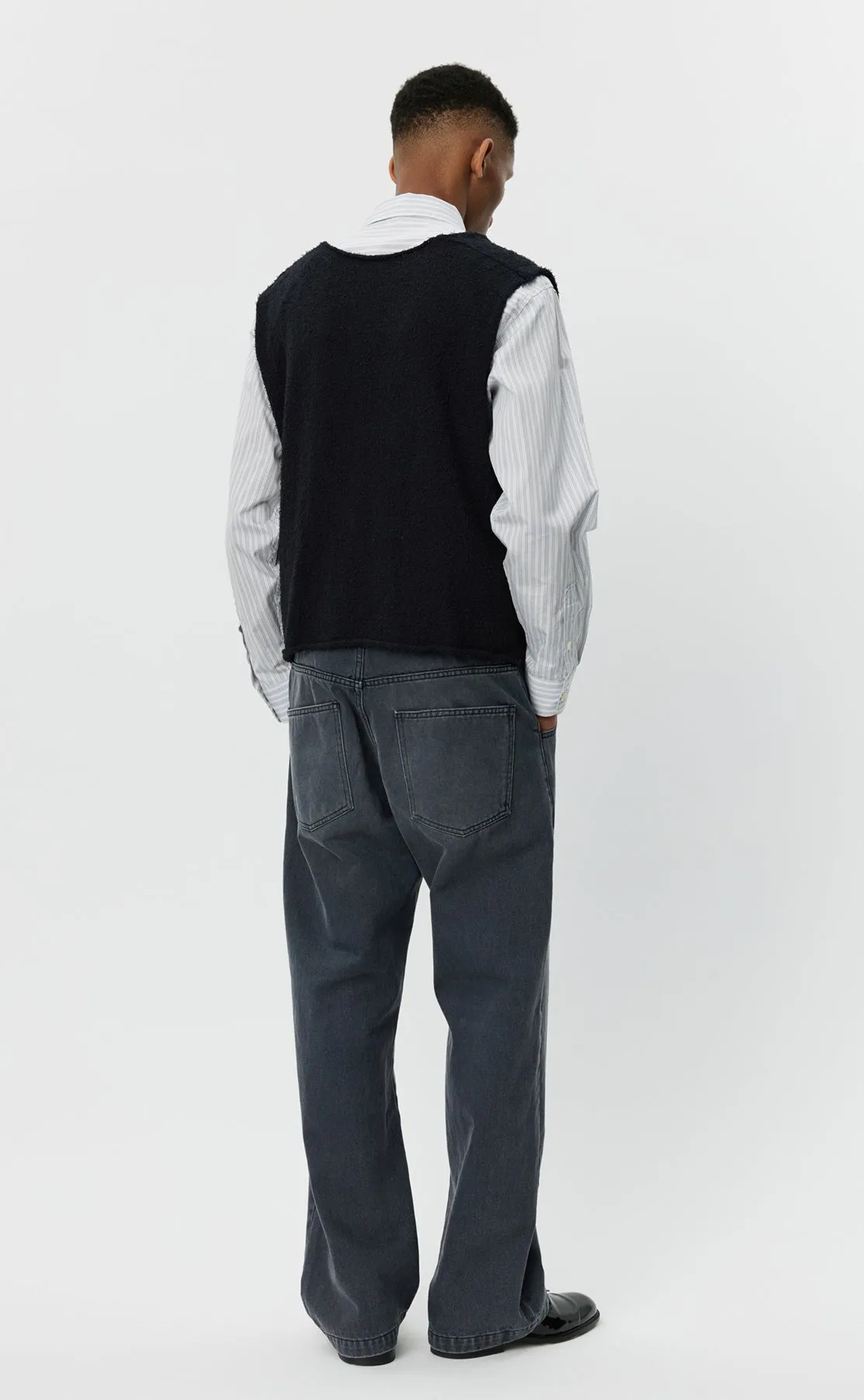 V-Neck Vest - Black Snug
