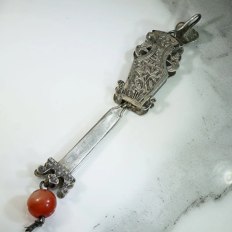 Vase Shaped Silver Chinese Needle Case