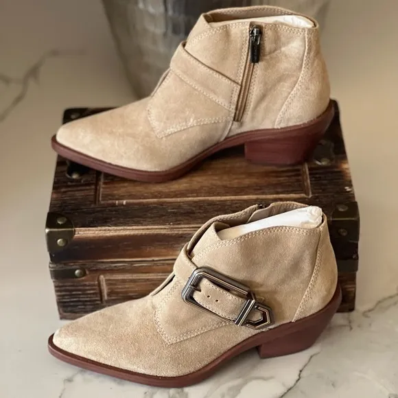 Vince Camuto Ashena Bootie in Taupe