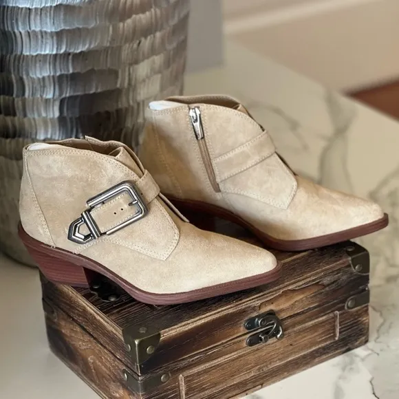 Vince Camuto Ashena Bootie in Taupe