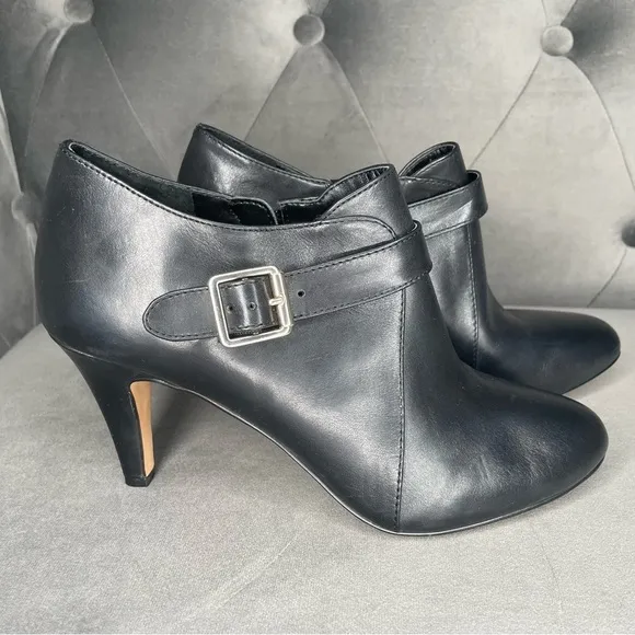 Vince Camuto Vonilesa Black Leather Heels Size 8 Ankle boot Booties