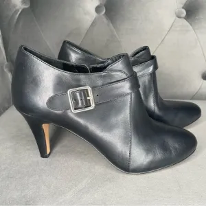 Vince Camuto Vonilesa Black Leather Heels Size 8 Ankle boot Booties