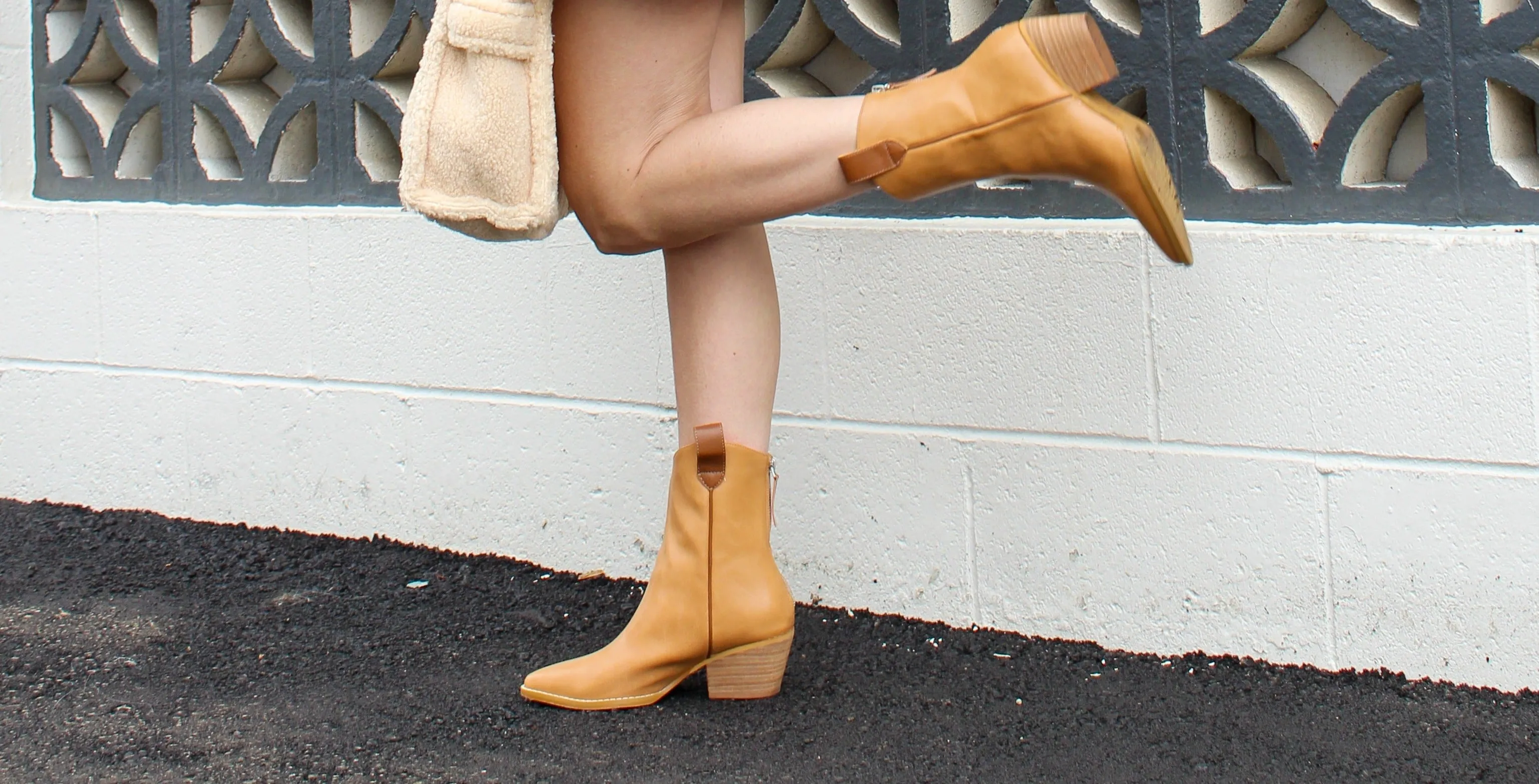 YELLOWSTONE WESTERN INSPIRED BOOTIES